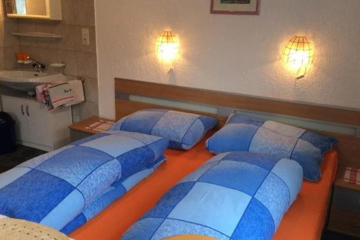 Room 4 of 14