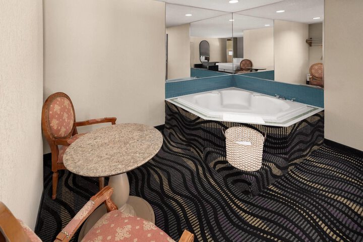 Jetted tub