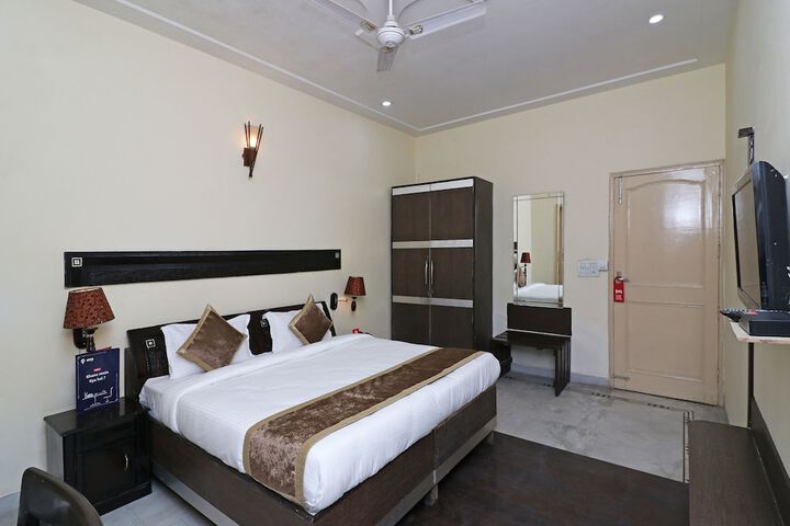 Room 17 of 21