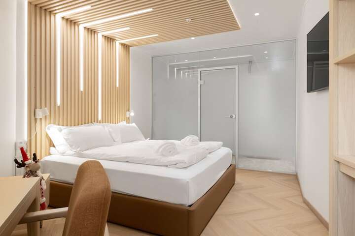 Room 12 of 75