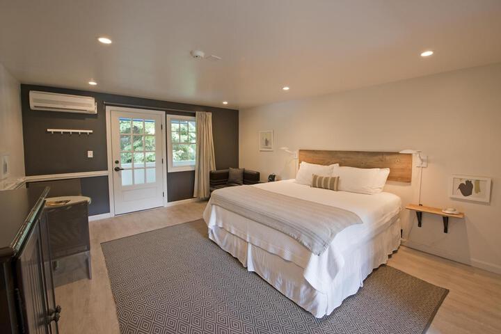 Room 4 of 24