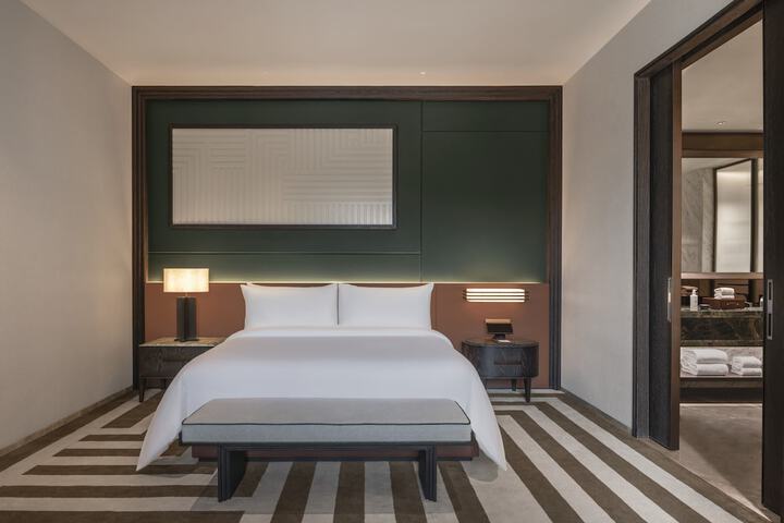 Room 8 of 19
