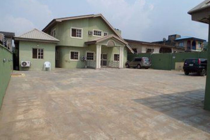 International New Life Hotel & Suites