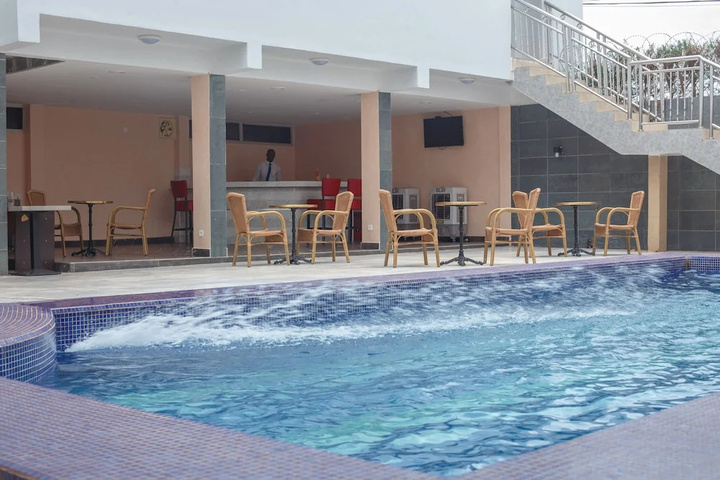 Pool 9 of 16