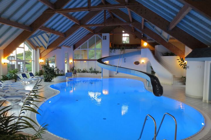 Pool Hotel