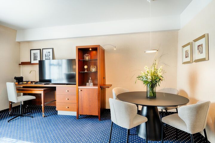 Room 51 of 116
