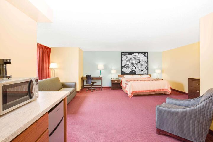 1 King Bed (16 of 21)