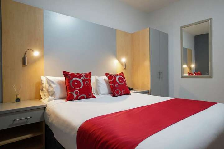 Room 10 of 22