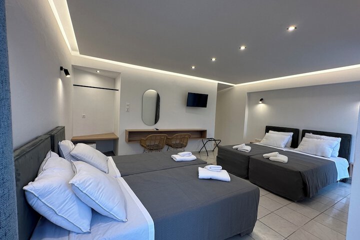 Room 4 of 42