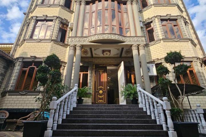 Hotel Sharq