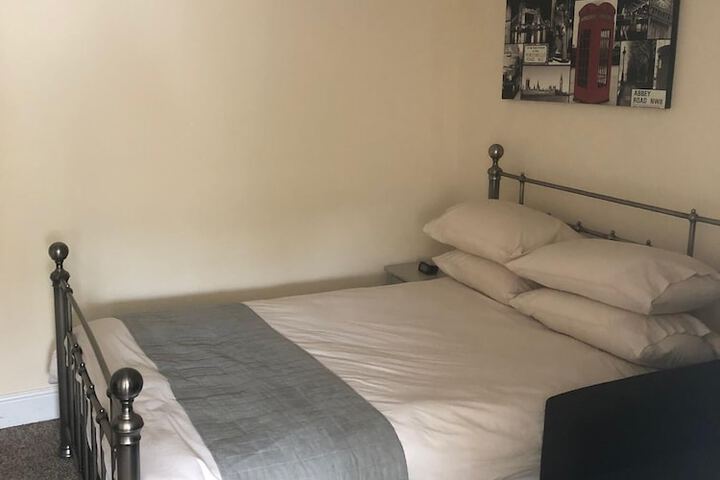 Room 12 of 25