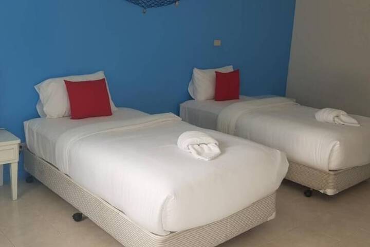 Room 2 of 135