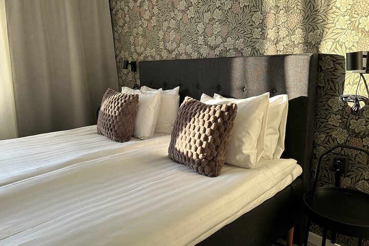 Room 7 of 25