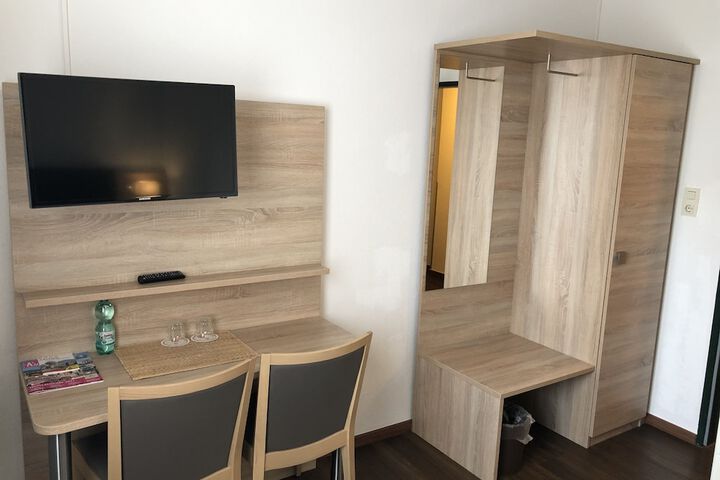 Room 6 of 46