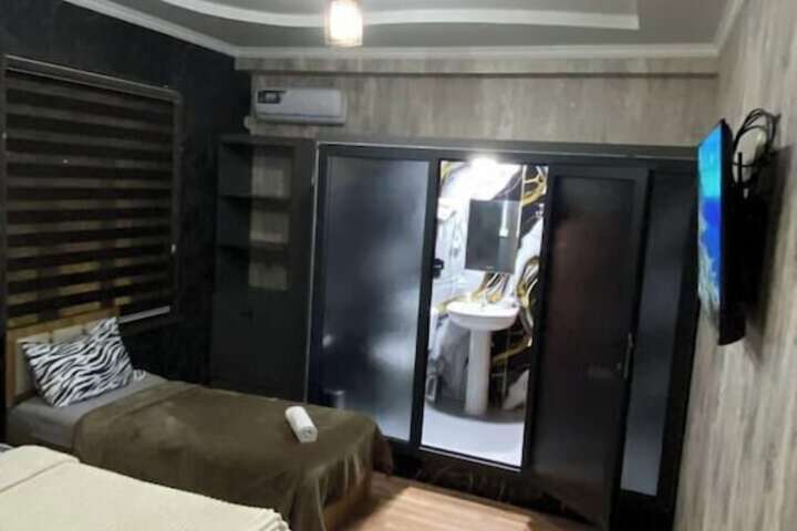 Room 17 of 37