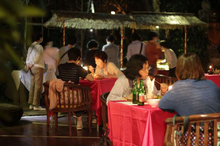 Dining 48 of 79