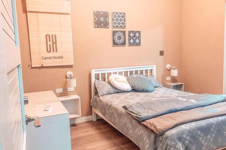 Room 12 of 16