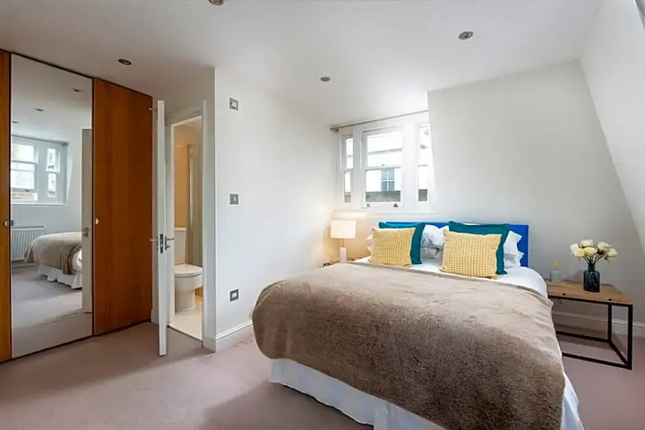Room 3 of 11