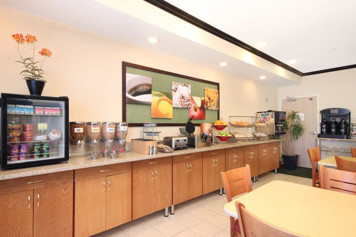 Breakfast area