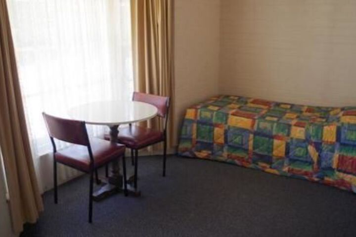 Room 4 of 20