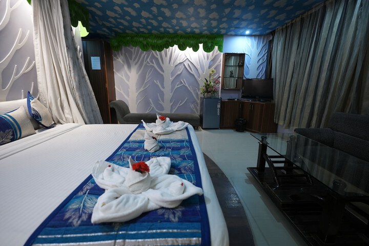 Room 6 of 34