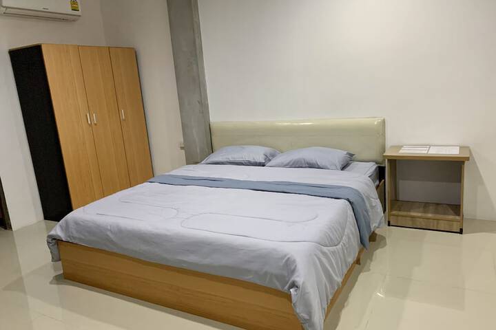 Room 4 of 36