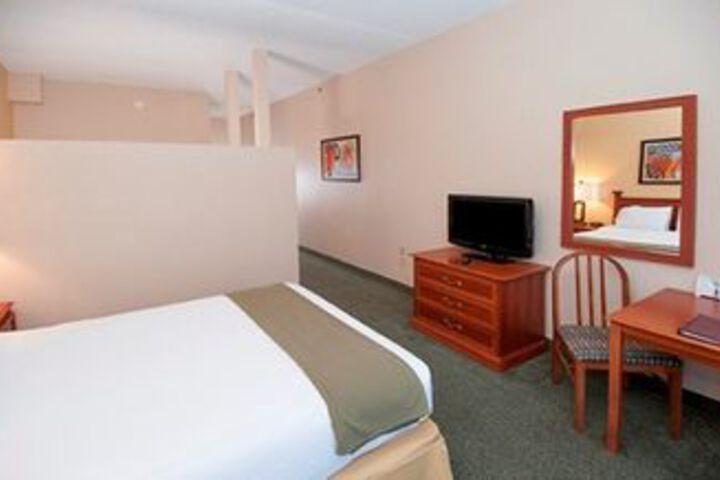 Room 14 of 26