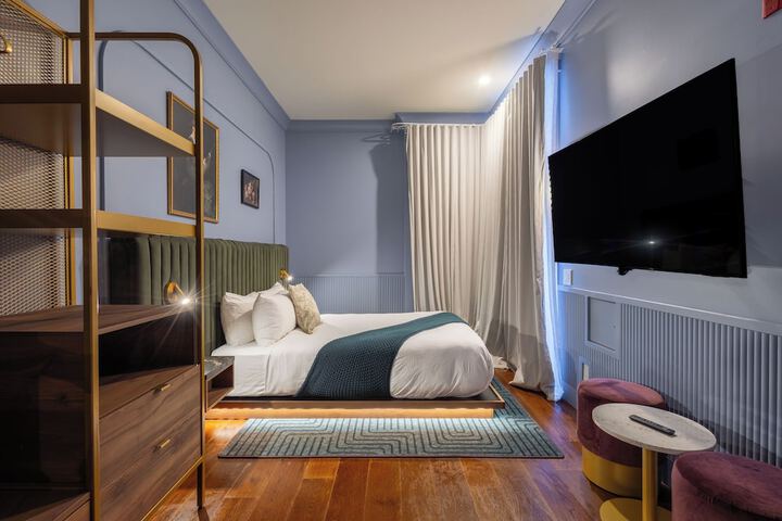 Room 33 of 57