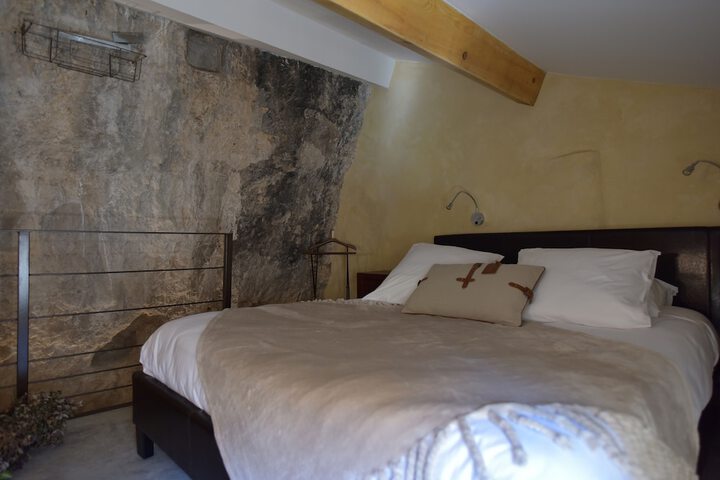 Room 3 of 41