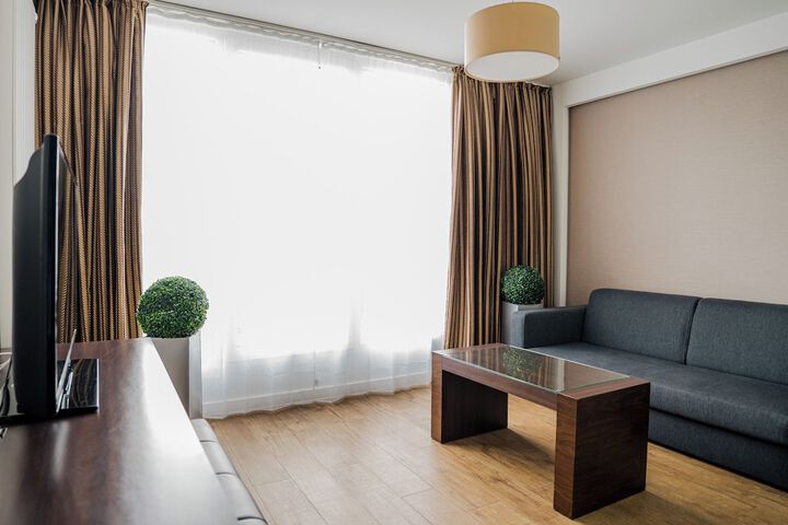 Room 33 of 110