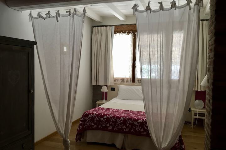 Room 5 of 44
