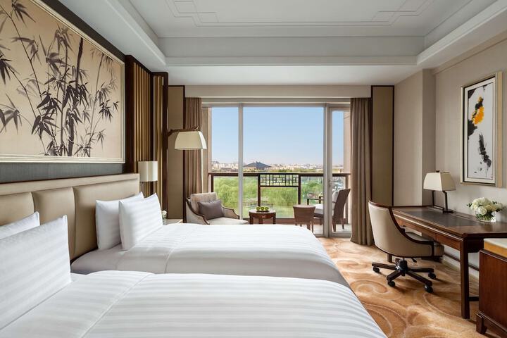 Room 26 of 75
