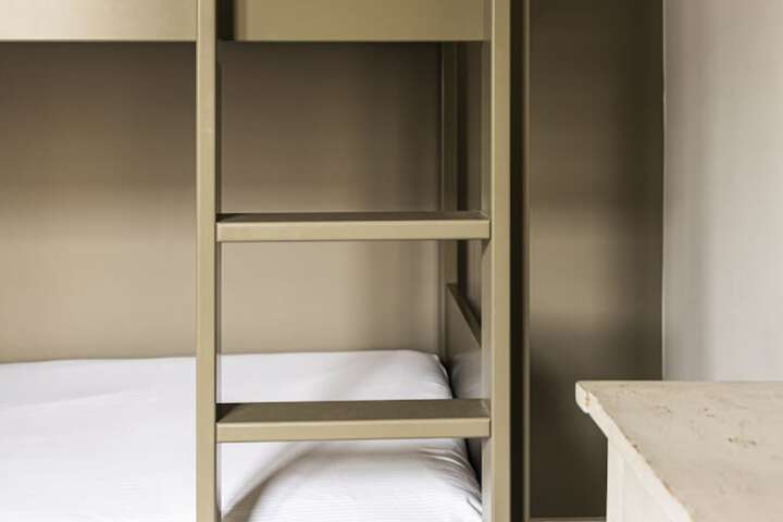 Room 19 of 80