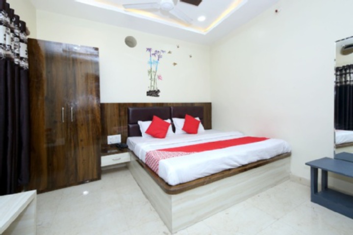 Room 395 of 407