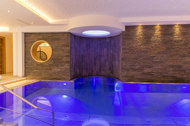 Pool 69 of 91