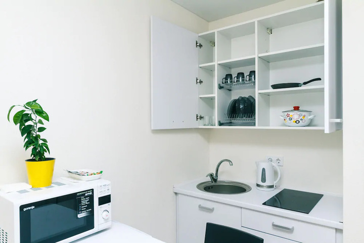Room 4 of 10