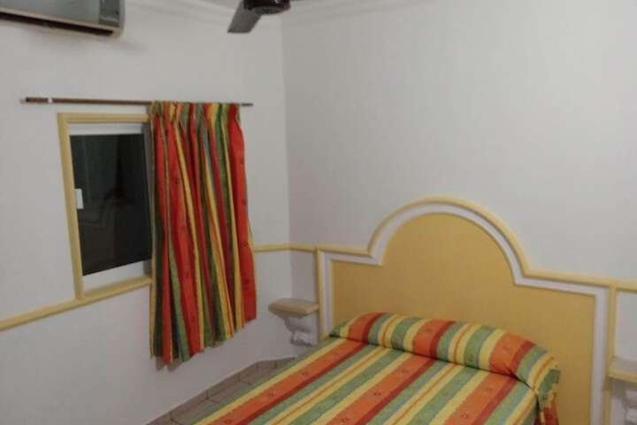 Room 4 of 13