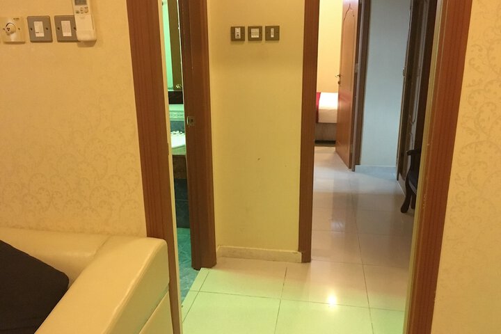 Room 9 of 34