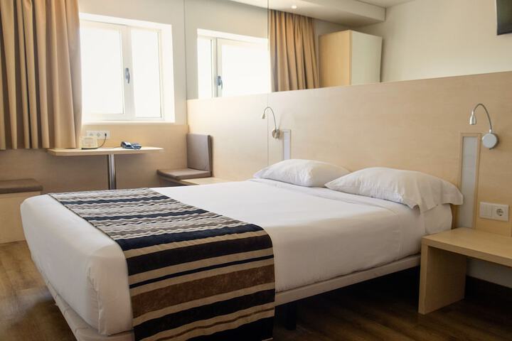 Room 9 of 31