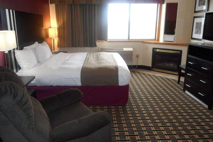 1 King Bed (16 of 42)