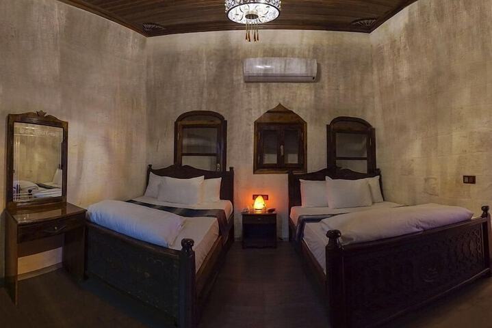 Room 6 of 19