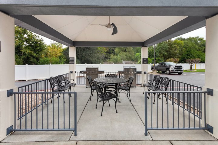 BBQ/picnic area