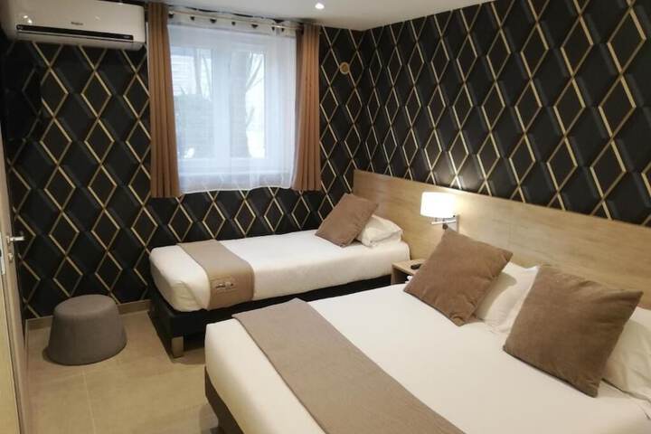 Room 11 of 42