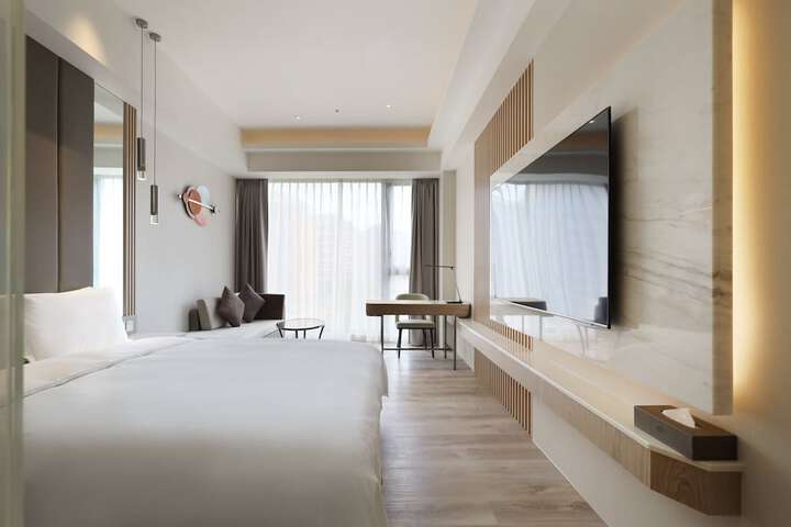 Room 13 of 31