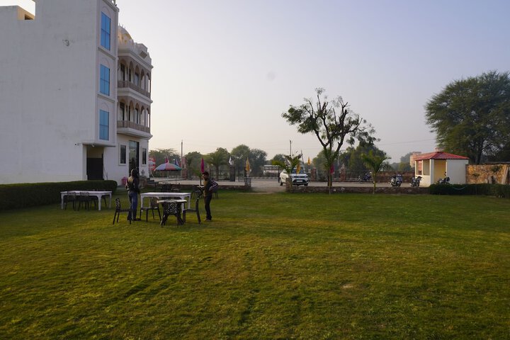Hotel Exterior 47 of 73