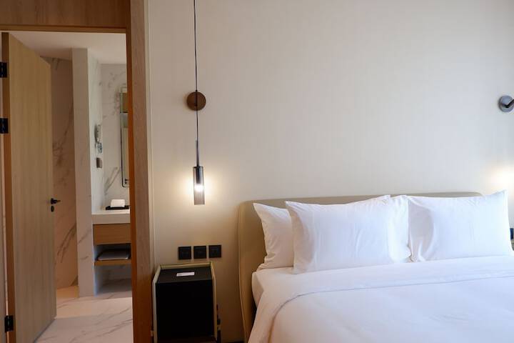 Room 18 of 133