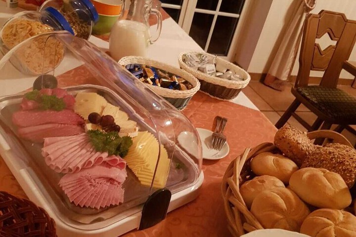 Dining 37 of 40