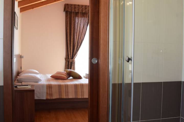 Room 13 of 65