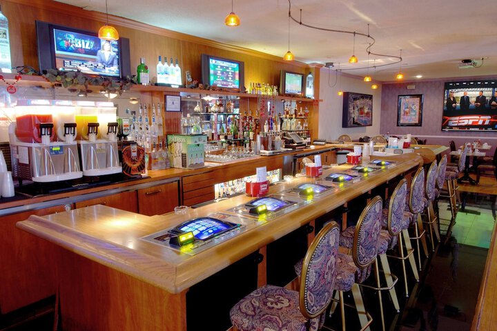 Lounge 108 of 138