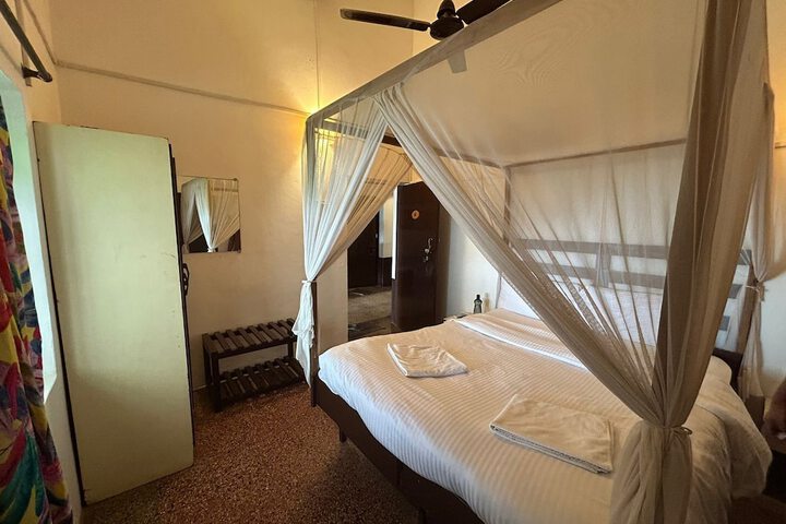 Room 16 of 39